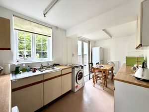 Dining Kitchen- click for photo gallery